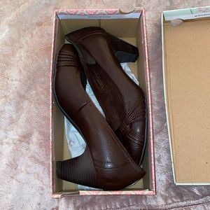 Brown Bass short heels